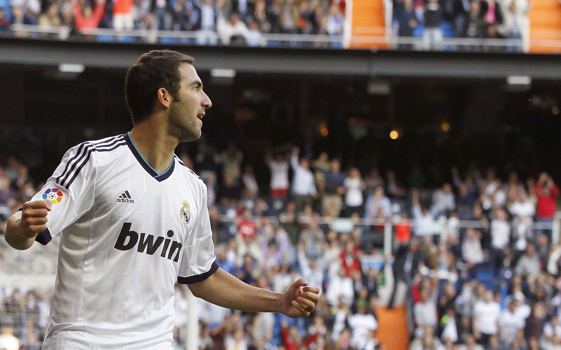 世界杯洲际附加赛首回合:主场球队占尽优势次回合压力减轻